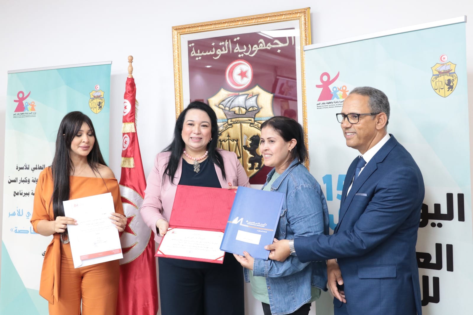 في اليوم العالمي للأسرة..   وزيرة المرأة تتحدث عن مضامين مشروع قانون عطلة الأمومة والأبوة